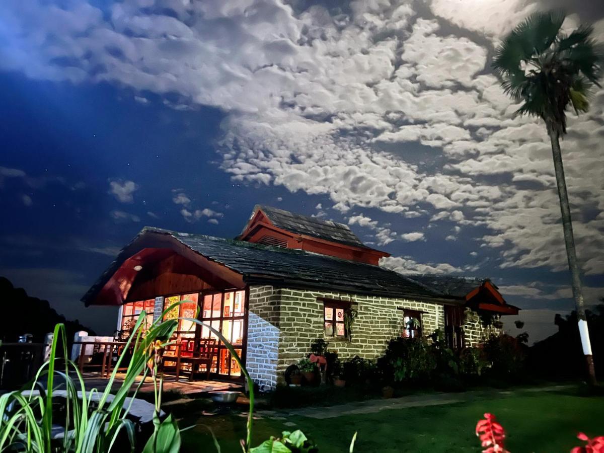 Es Deurali Resort Pokhara Kültér fotó