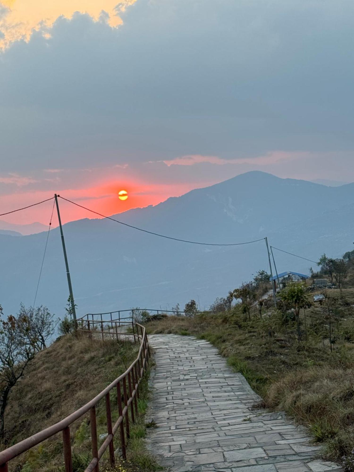 Es Deurali Resort Pokhara Kültér fotó