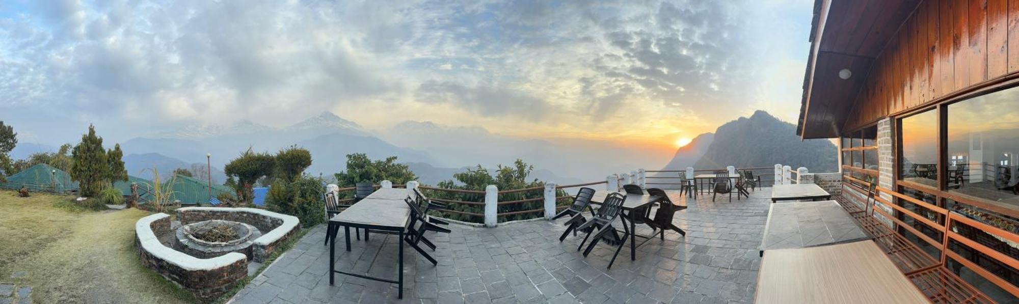 Es Deurali Resort Pokhara Kültér fotó