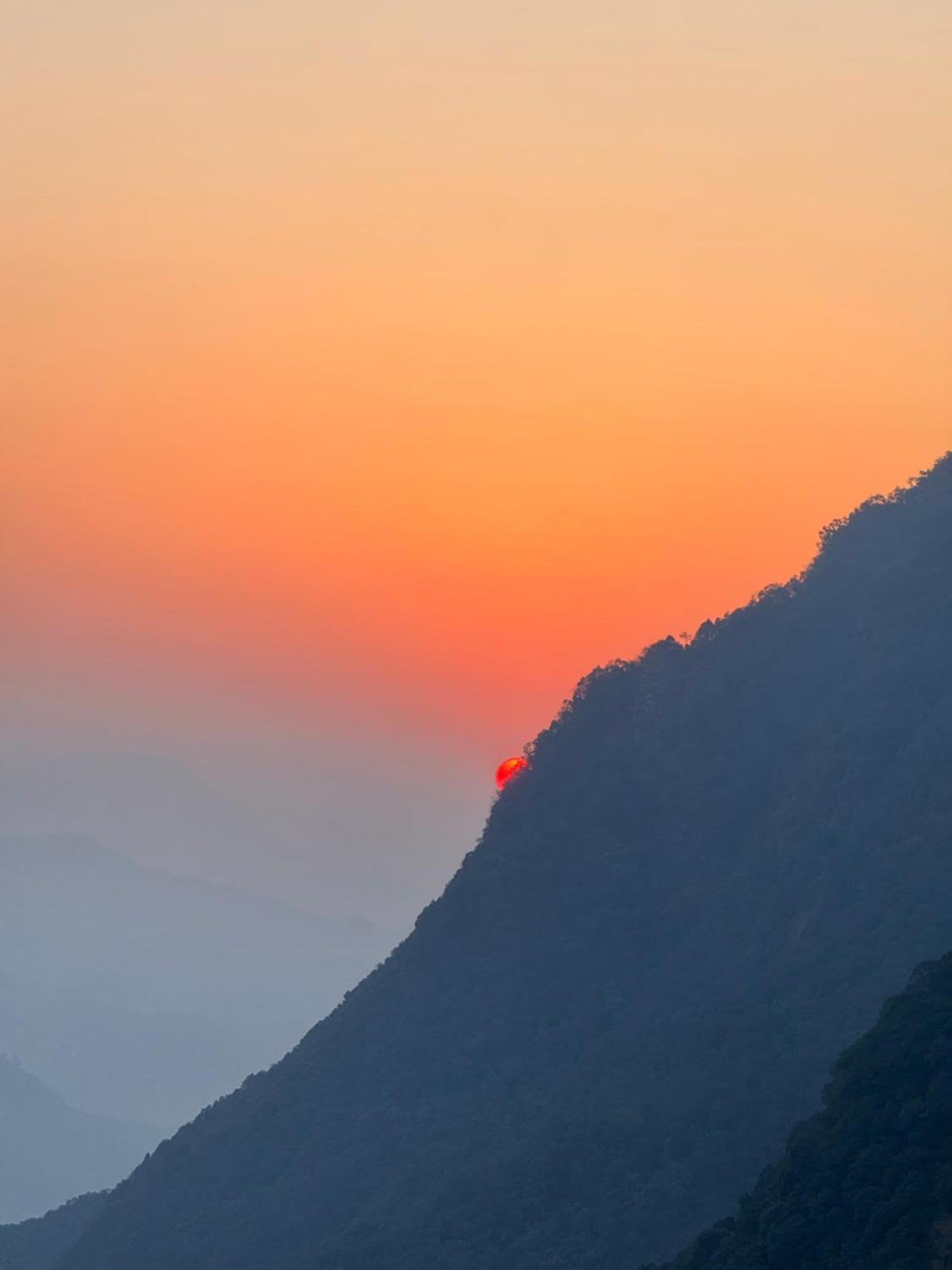 Es Deurali Resort Pokhara Kültér fotó