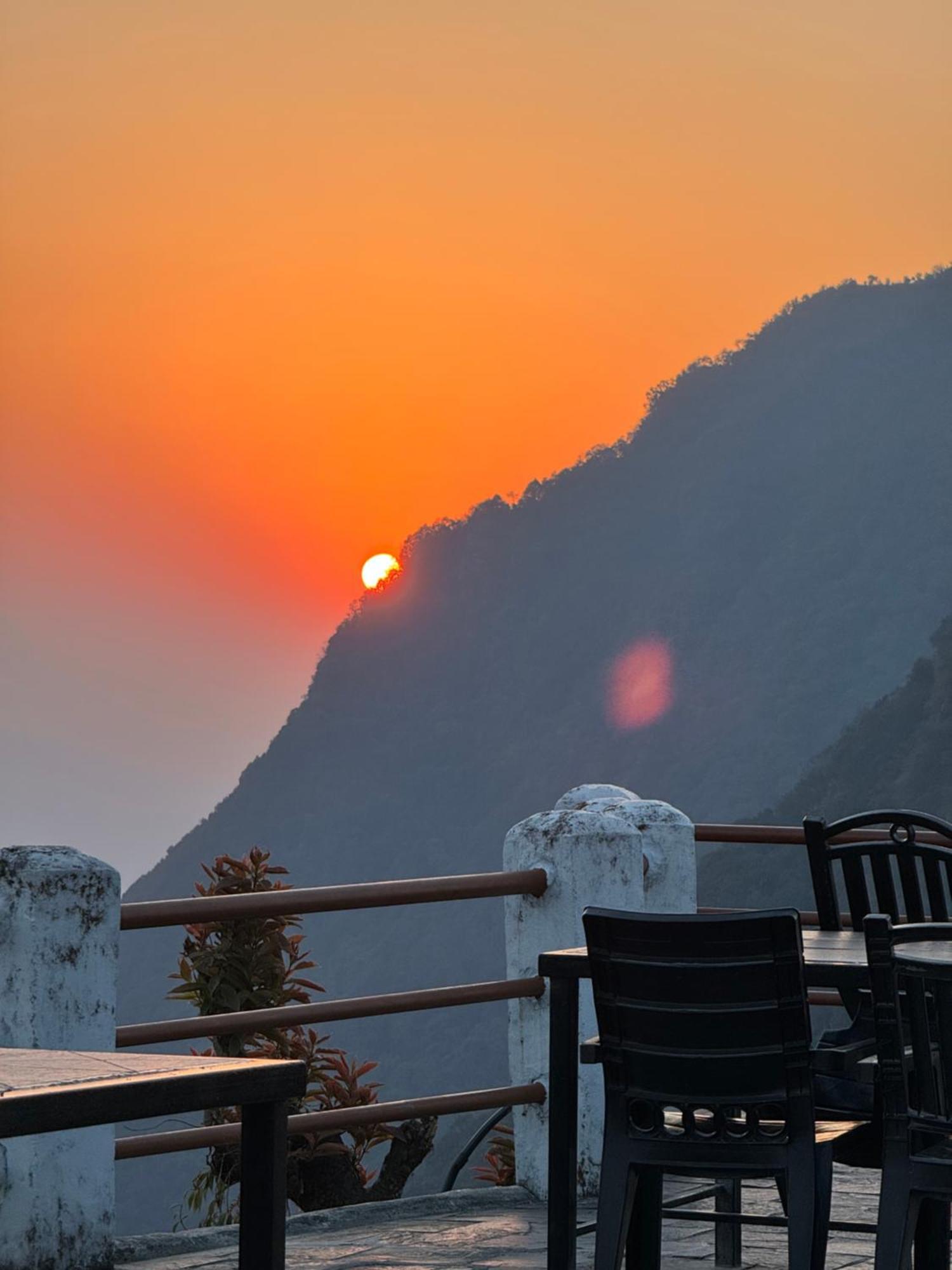 Es Deurali Resort Pokhara Kültér fotó