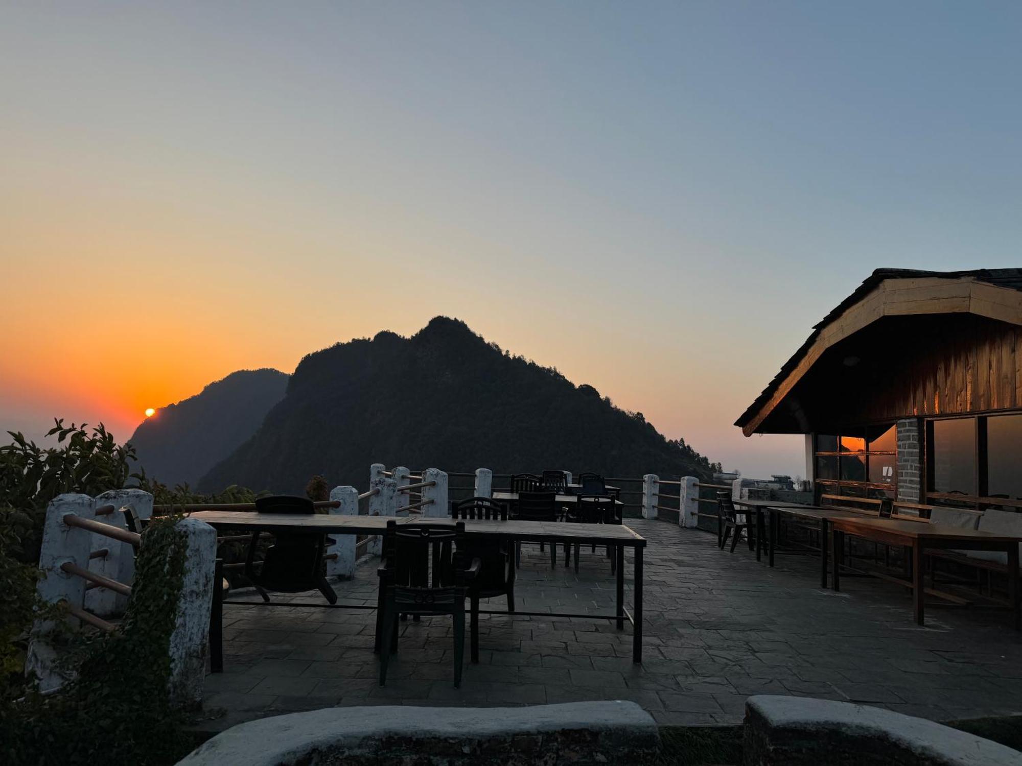 Es Deurali Resort Pokhara Kültér fotó