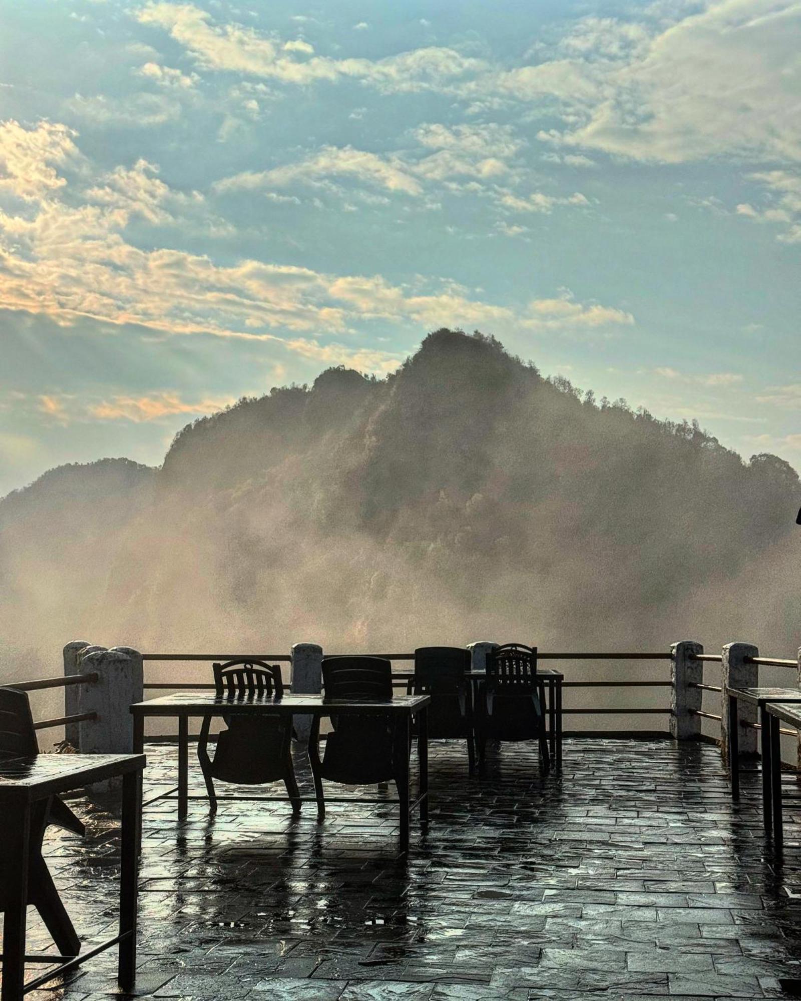 Es Deurali Resort Pokhara Kültér fotó