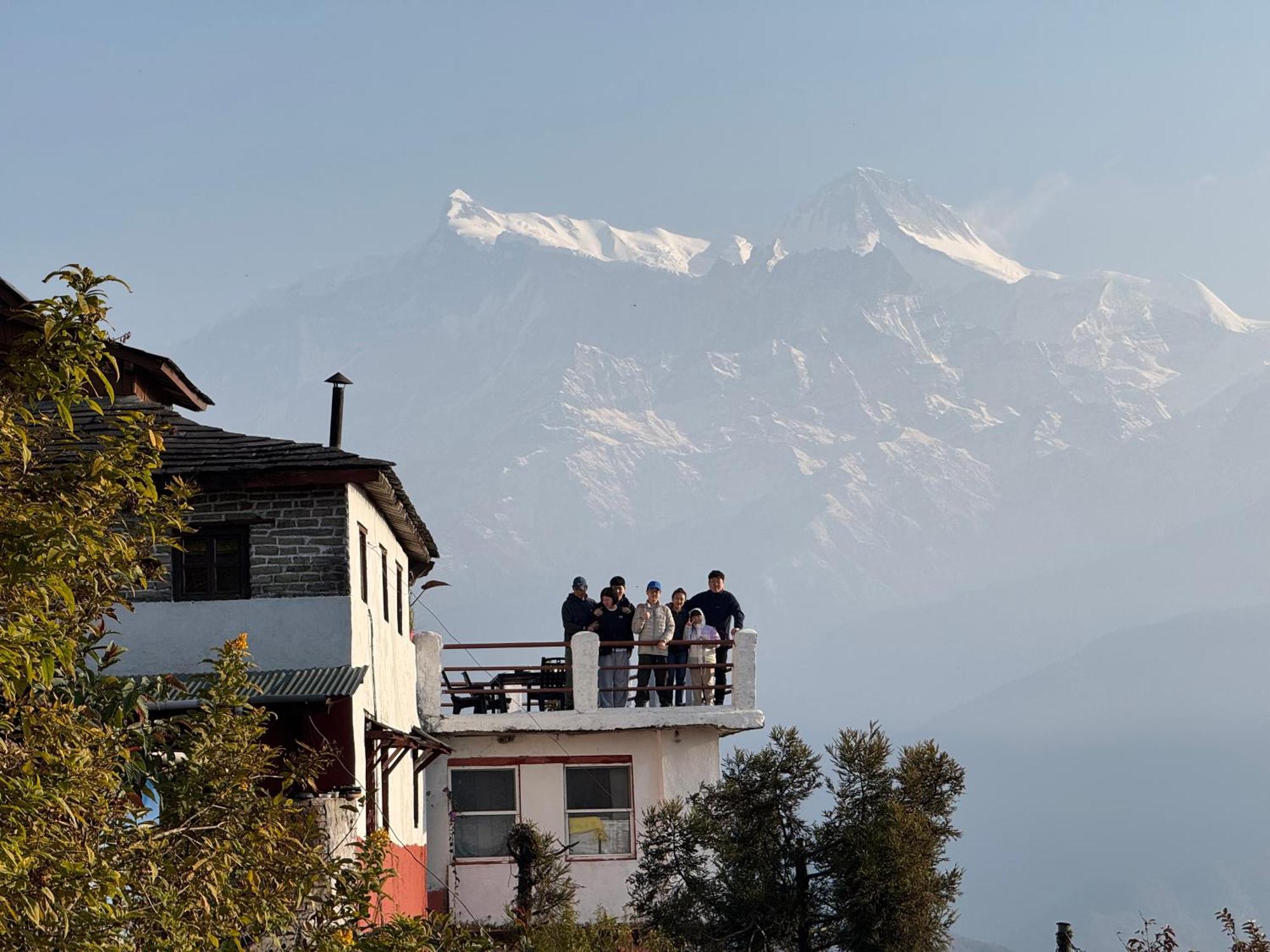 Es Deurali Resort Pokhara Kültér fotó